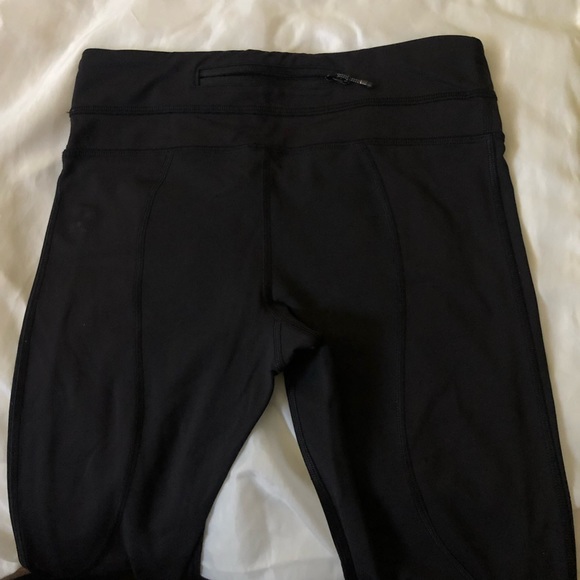 LULULEMON | black, capri, checkered leggings - Picture 4 of 9